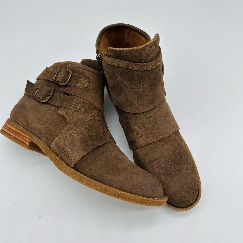 Born  MORAGA  Suede Ankle Booties